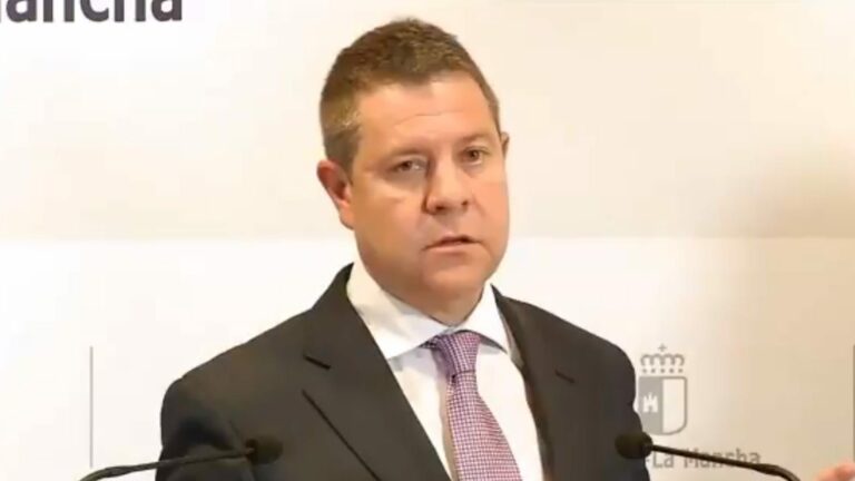 García-Page acusa a parte del profesorado de querer irse 15 días de vacaciones