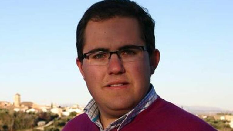 Un alcalde del PP advierte a sus amigos de que viene la Guardia Civil para que no los vean en la calle