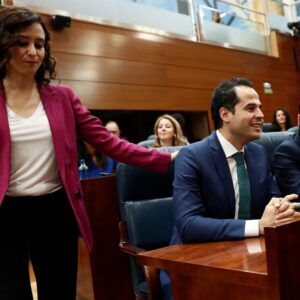Ayuso arrebata a Cs la gestión de las residencias tras la muerte de 1.065 ancianos de estos centros en Madrid