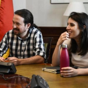 La ministra Irene Montero da positivo por coronavirus