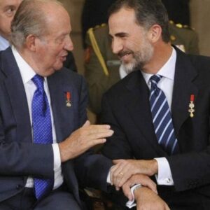 Felipe VI renuncia a la herencia de su padre y le retira su asignación
