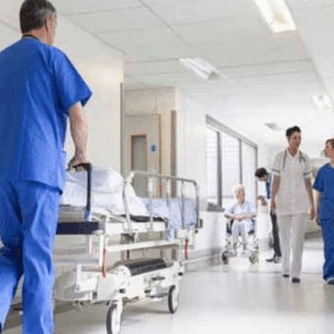 La sanidad privada andaluza aplica un ERTE a más de 21.000 trabajadores en plena pandemia