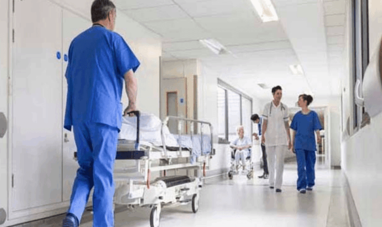 La sanidad privada andaluza aplica un ERTE a más de 21.000 trabajadores en plena pandemia