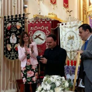 Un sacerdote acusa al Gobierno de “ocultar la verdad" y "vivir del engaño"