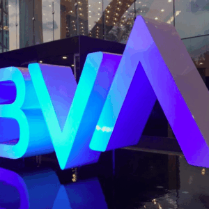 Publican mensajes que demostrarían que BBVA espió a sus empleados