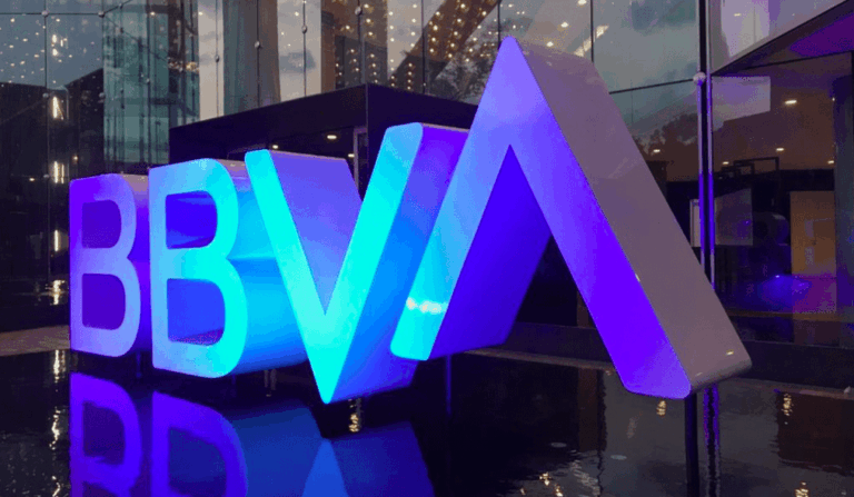 Publican mensajes que demostrarían que BBVA espió a sus empleados