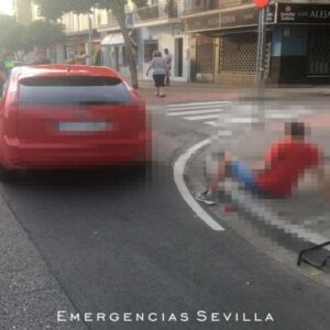 Atropellado tras robar a una mujer en la avenida Hytasa de Sevilla