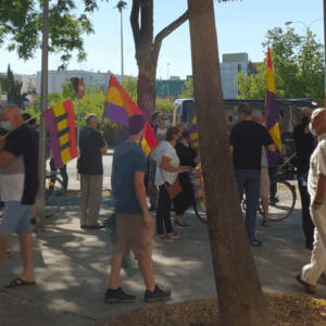 Los Reyes visitan el barrio más pobre de Sevilla con un fuerte despliegue policial