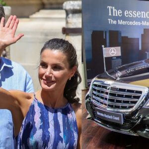 Los reyes estrenaron en Sevilla el Mercedes S Guard, el de mayor blindaje del mercado