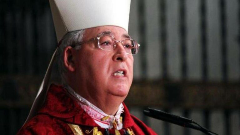 Asesores de Reig Pla aconsejan a las adolescentes: "no vestir provocativas para evitar el infierno"