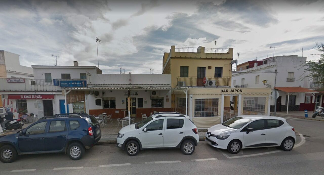 Detenido el conductor ebrio que atropelló a varios vecinos en un bar de Guillena