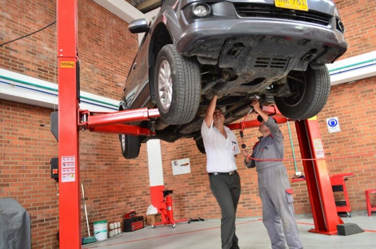 El calor pone en riesgo a los coches: trucos para evitar averías por las altas temperaturas