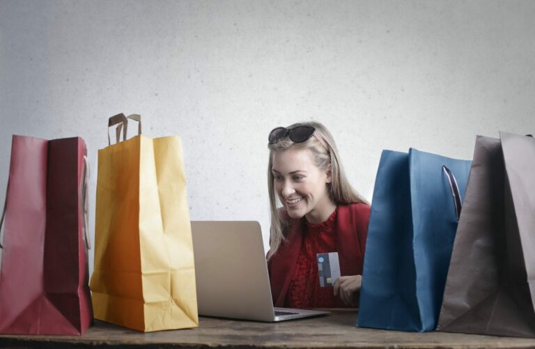 Las tiendas online y los productos de moda marcan tendencia esta temporada