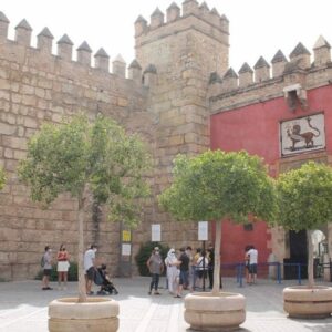 Pacto político en Sevilla para limitar los pisos turísticos en áreas saturadas