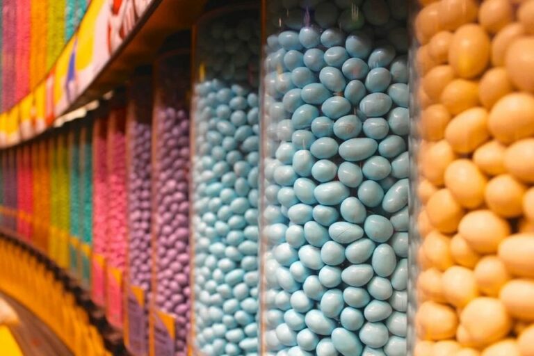 Conoce las ventajas de comprar golosinas en una tienda online