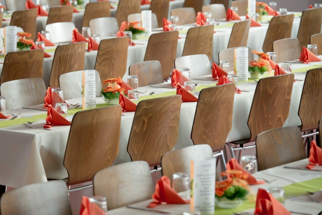 ¿Cómo alquilar los mejores muebles para eventos?