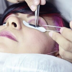 Cuida de tu estética con los mejores tratamientos y emprende en el sector