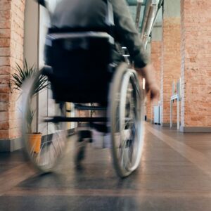Guía para comprar y alquilar productos de ortopedia en Madrid para facilitar la movilidad