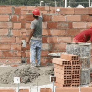 Rafael Ruiz Vásquez anunció viviendas para familias necesitadas