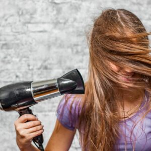 Por qué es importante usar un secador de cabello profesional