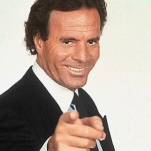 La promiscuidad de Julio Iglesias mete a España en un conflicto con la ONU