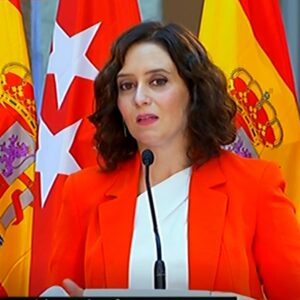 Los sindicatos a Ayuso: "No hay médicos por los contratos basura"