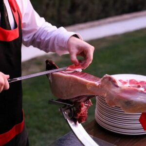 ¿Por qué comer jamón y embutidos ibéricos puede ser beneficioso para tu salud?