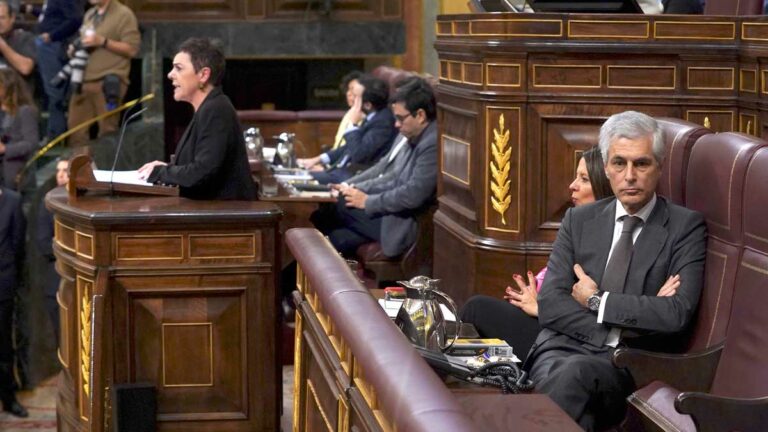 Adolfo Suárez Illana vota en contra de una iniciativa para quitar honores a Franco