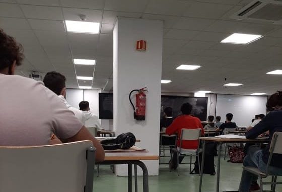 La Universidad de Sevilla vuelve a ser el hazmerreír de Twitter