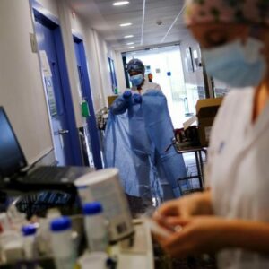 La vacuna de Oxford y AstraZeneca produce respuesta inmune y no causa efectos adversos graves