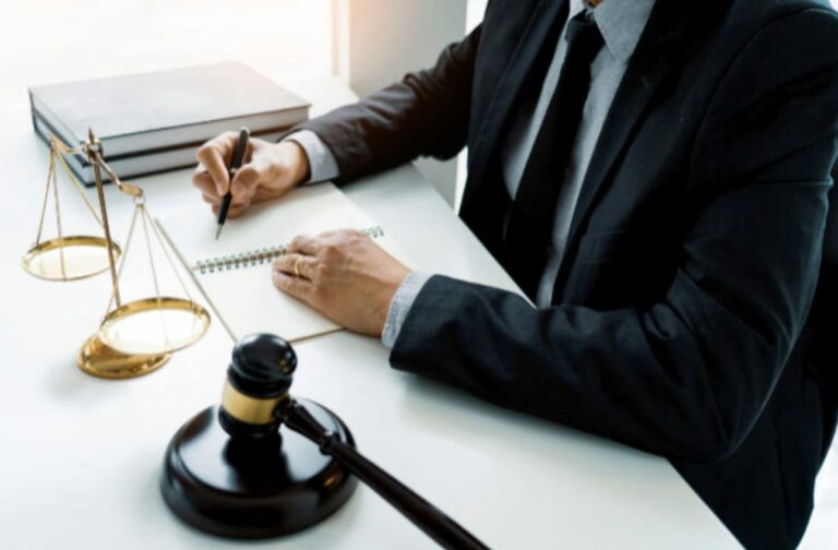¿Cuáles son las características de los excelentes abogados?