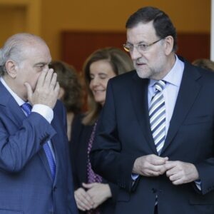 Fernández Díaz concedió una medalla pensionada al jefe del seguimiento a la mujer de Bárcenas