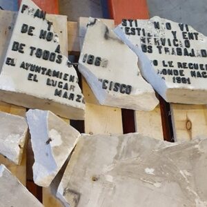 Destruyen la placa homenaje a Largo Caballero tras su retirada por PP y Cs