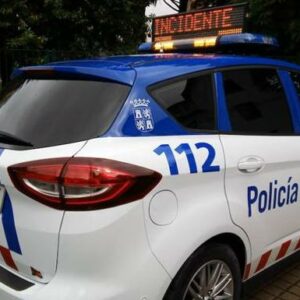 Acusada de maltrato animal por dejar morir a un perro en un garaje sin comida ni agua