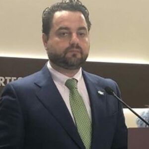 Diputado de VOX propone que en Navidad solo viajen los creyentes y no los "podemitas, ateos y comunistas"