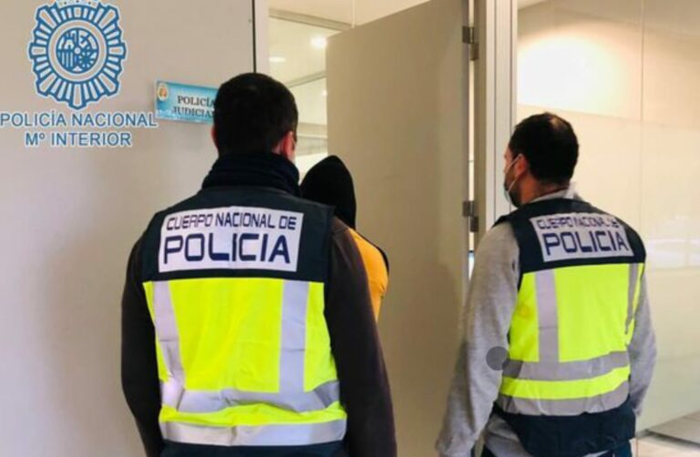 Detienen a un grupo de menores que robaba móviles a punta de navaja
