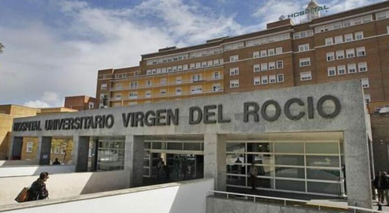 La tercera ola obliga a desalojar la planta de Oncología del Virgen del Rocío