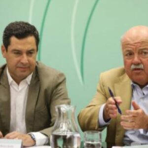 Juanma Moreno estudia cerrar la hostelería para frenar la tercera ola