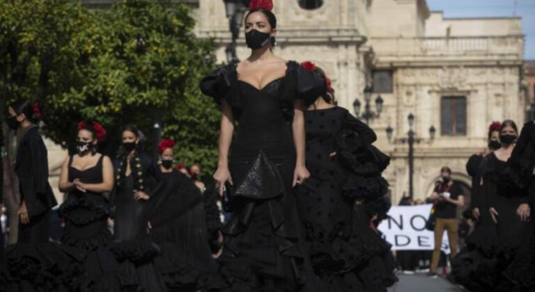 El Ayuntamiento de Sevilla prepara un plan para rescatar a la moda flamenca