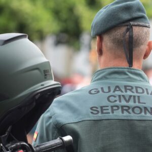 Detienen a 14 personas que pretendían vender carne caducada en comedores escolares de Málaga