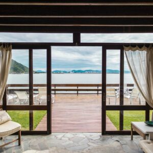 Excelencia inmobiliaria: casas de lujo para las vacaciones y limpiezas de tus espacios