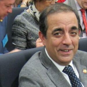 El rector de la US insiste en las propiedades milagrosas de sus instalaciones
