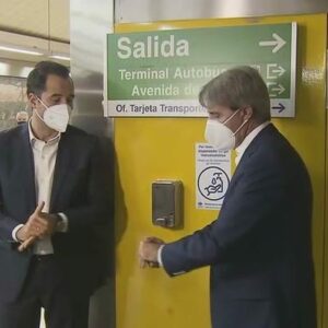 Aguado critica la falta de vacunas a pesar de que Madrid sólo ha puesto el 36% de las que tiene
