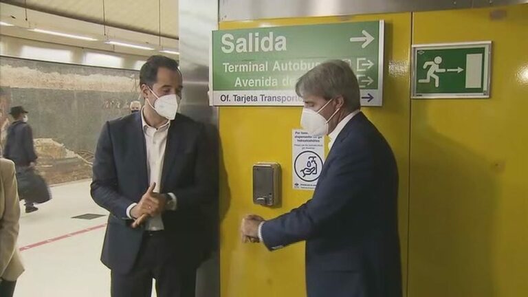 Aguado critica la falta de vacunas a pesar de que Madrid sólo ha puesto el 36% de las que tiene