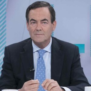 Ataque frontal de José Bono a Podemos: "está diseñado al servicio de un matrimonio"