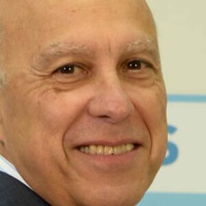 Otro que no dimite tras vacunarse antes de tiempo: el consejero de Salud de Ceuta