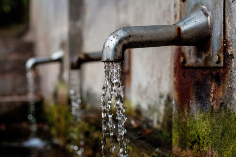 ¿Cuándo y cómo lavar una cisterna o tinacos de agua potable en México?