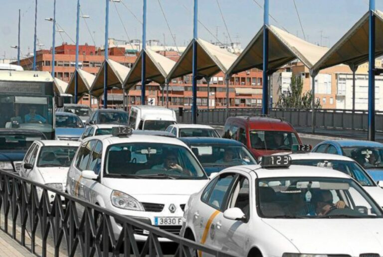 Numerosos colectivos sociales denuncian el Plan de Movilidad Urbana Sostenible de Sevilla por “no ser sostenible”