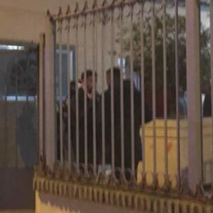 Pillan a 32 personas que consumían alcohol en un bar de Sevilla pasadas las seis de la tarde