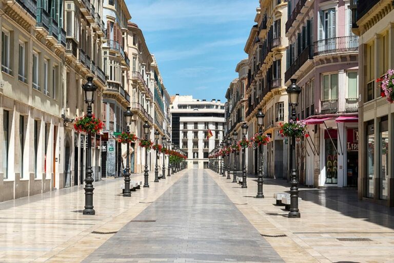 La Junta de Andalucía ultima un nuevo plan de ayudas para la hostelería y el comercio